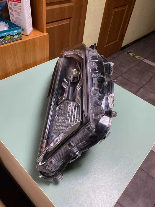 Фара ліва передня toyota rav4 v 2019- full led stanley w4437 42-94 7
